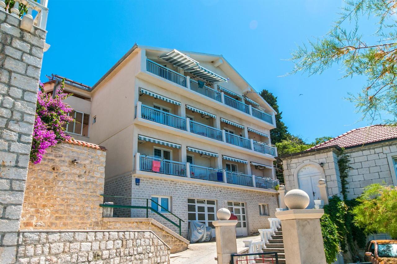 Apartments By The Sea Brist, Makarska - 15714 Podaca Kültér fotó