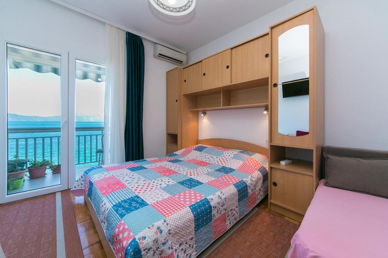 Apartments By The Sea Brist, Makarska - 15714 Podaca Kültér fotó