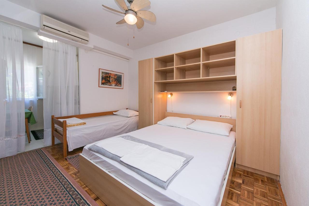 Apartments By The Sea Brist, Makarska - 15714 Podaca Kültér fotó