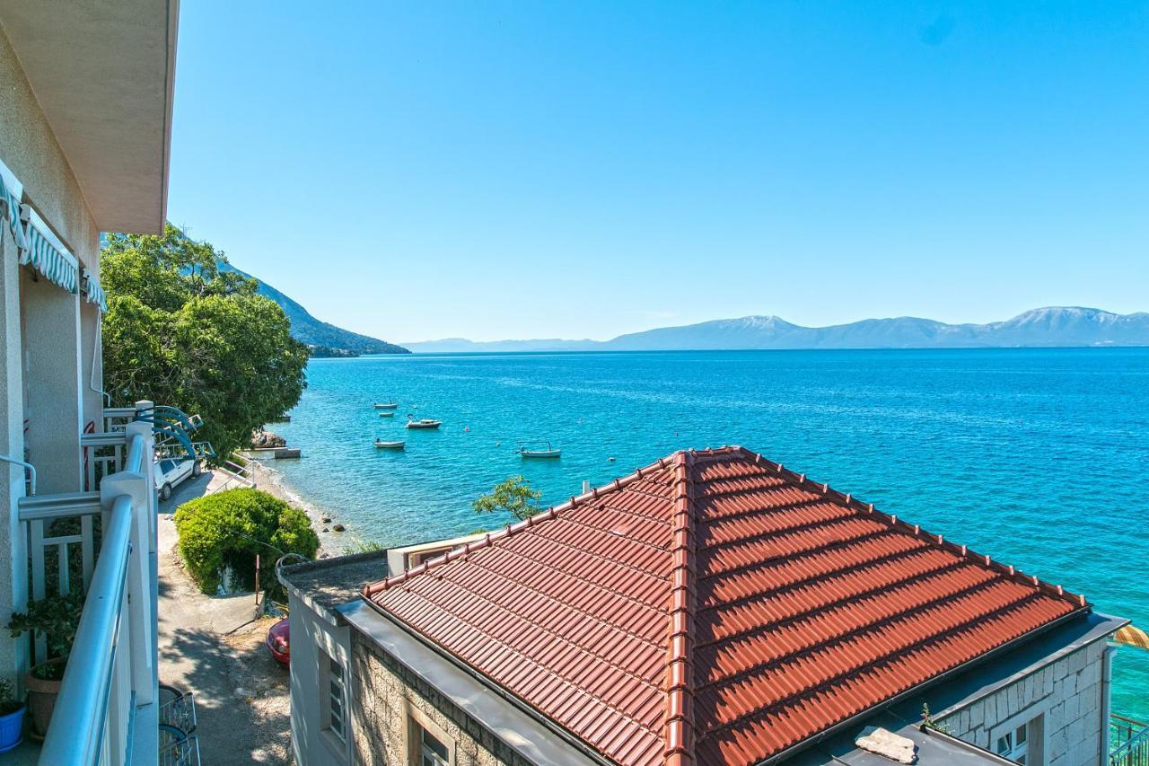 Apartments By The Sea Brist, Makarska - 15714 Podaca Kültér fotó