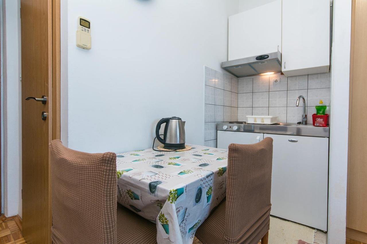 Apartments By The Sea Brist, Makarska - 15714 Podaca Kültér fotó