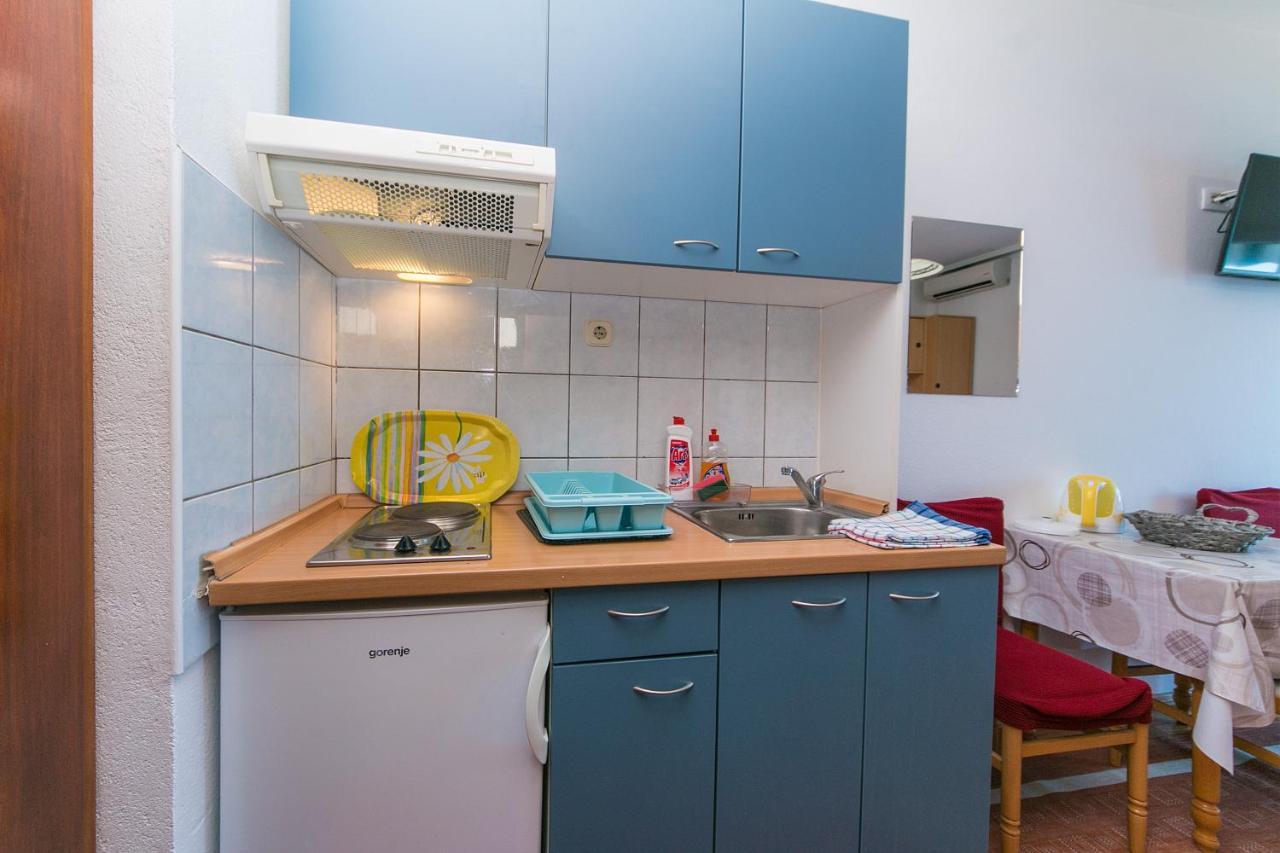 Apartments By The Sea Brist, Makarska - 15714 Podaca Kültér fotó