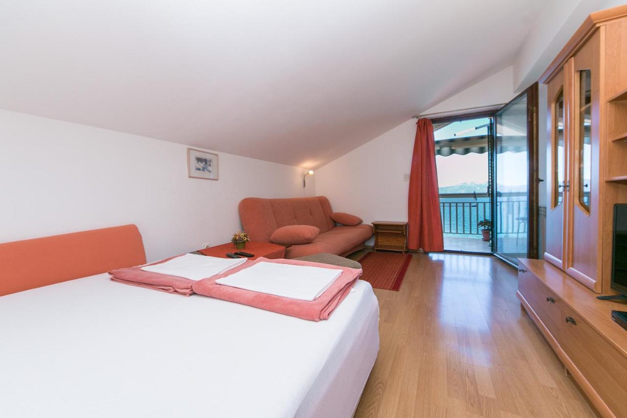 Apartments By The Sea Brist, Makarska - 15714 Podaca Kültér fotó