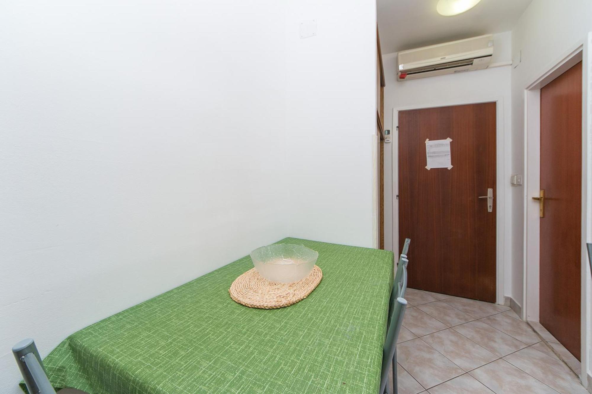 Apartments By The Sea Brist, Makarska - 15714 Podaca Szoba fotó