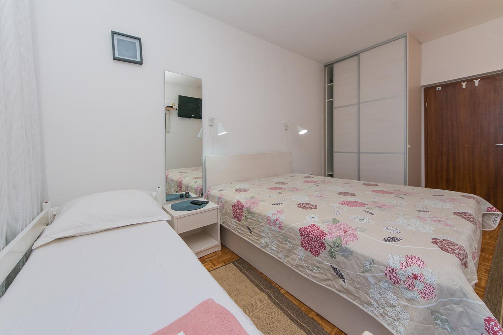 Apartments By The Sea Brist, Makarska - 15714 Podaca Szoba fotó